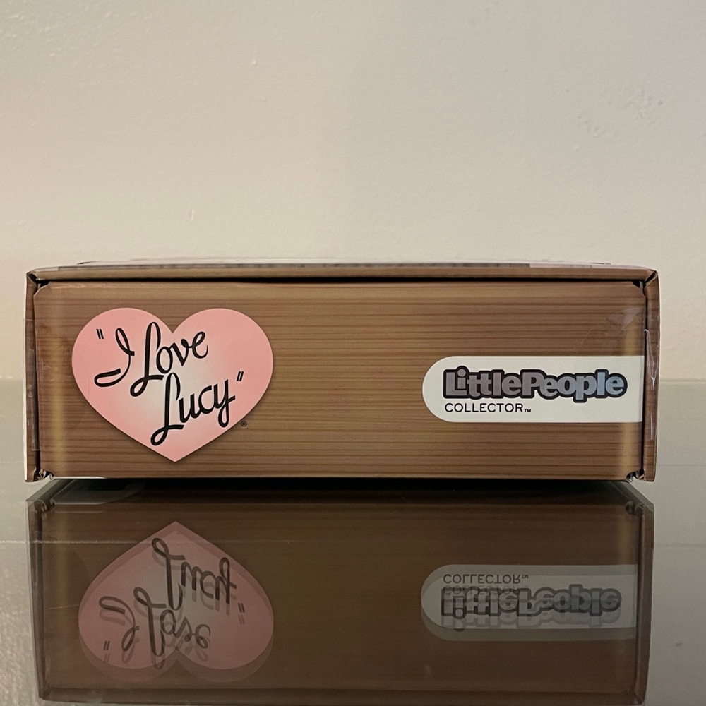 Mattel Little People 'I Love Lucy' Collector Set - Black and White - Picture 9 of 9
